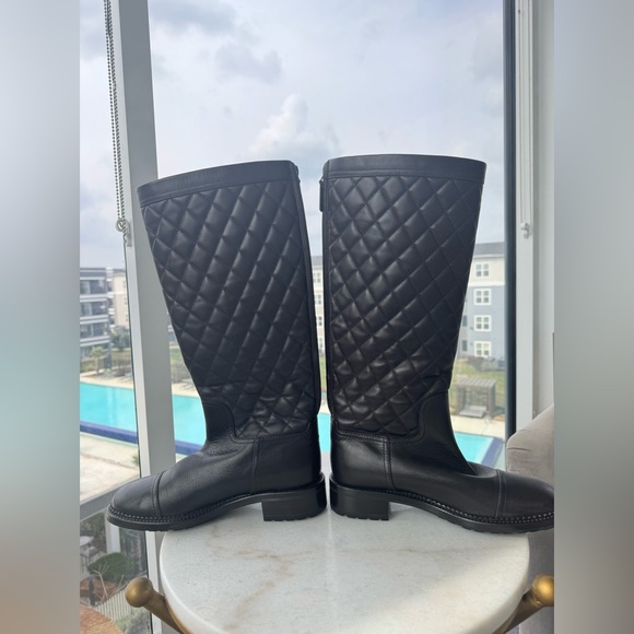 CHANEL - Brown Quilted Riding Boots, Interlocking Logo- Authentic- size 37 - Picture 14 of 14